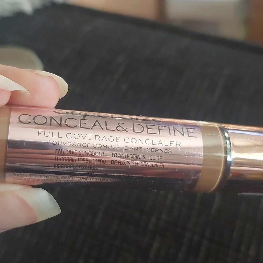 New makeup revolution conceal and define supersize‎ C13